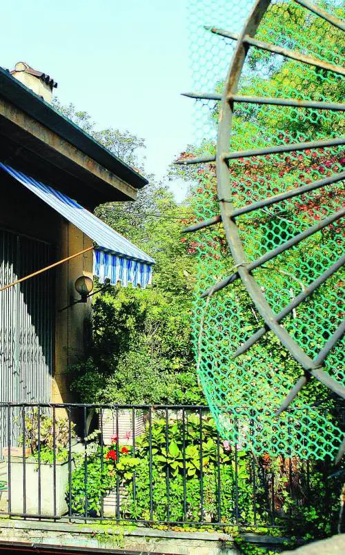 Da dodici anni vuole pagare di più d’affitto ma il Comune tace