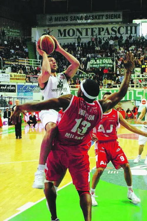 LArmani Jeans in braghe di tela dopo il quinto ko