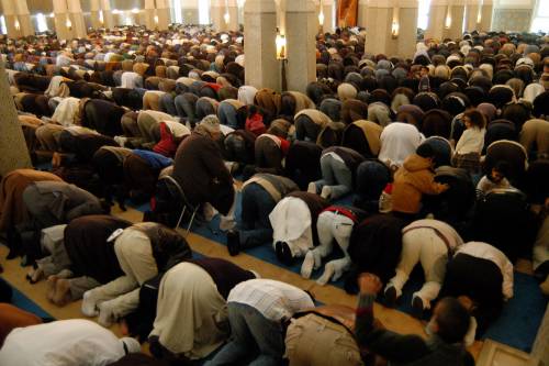 Abbiategrasso, due molotov 
lanciate contro la moschea