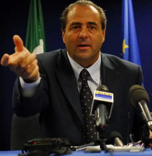 Di Pietro leader dal fascino scaduto, chi lo segue prende i voti e  scappa