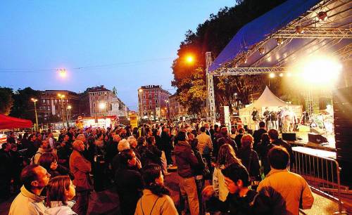 La febbre del sabato sera contagia Milano