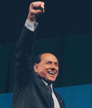 Berlusconi attacca: "Veltroni grottesco sul Pd dà i numeri"