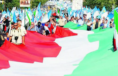 Multati perché suonano linno di Mameli