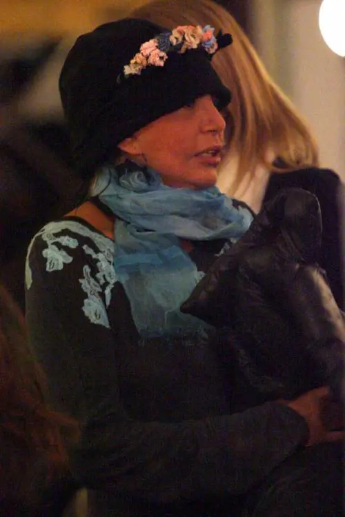 La Berté minaccia il suicidio ma la salva ancora Renato Zero