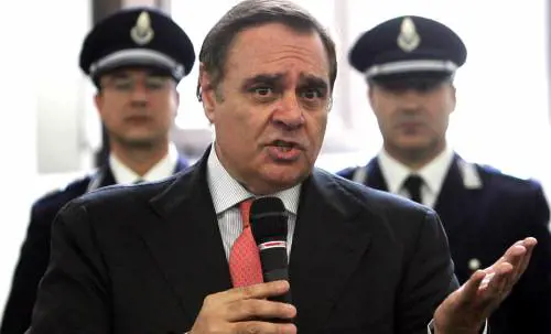 Mastella: "Governo? Vediamo 
a gennaio se continuare o no"