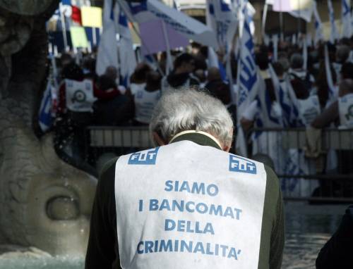 Sicurezza, tabaccai in piazza: "Abbandonati dallo Stato"