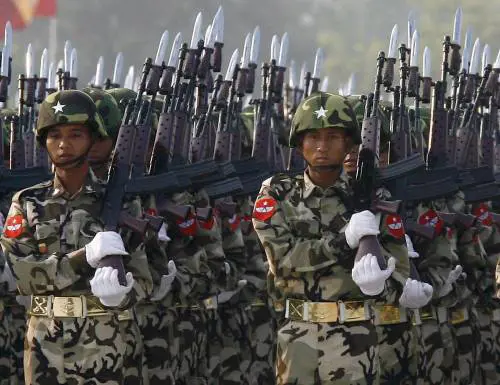 Accuse al regime dei generali: reclutati soldati bambini di 10 anni