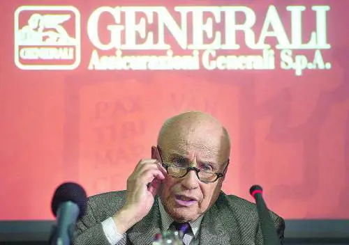 Ieri il cda della compagnia ha approvato i conti dei primi 9 mesi con 2,3 miliardi di utili. Bene i danni, cala Intesa Vita. Nessun cenno alla lettera dei fondi Bernheim: «Non me ne vado prima del 2010» Il presidente delle Generali: «Resto fino alla sc