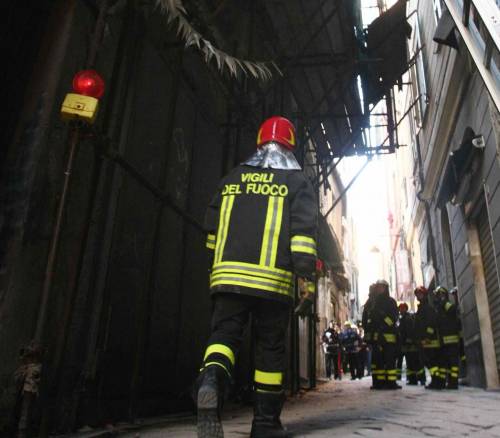 Crolla palazzo pericolante da 17 anni
