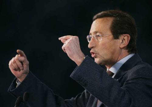 Sicurezza, Fini: "Votiamo no" 
Fassino: "Pronti a discutere"