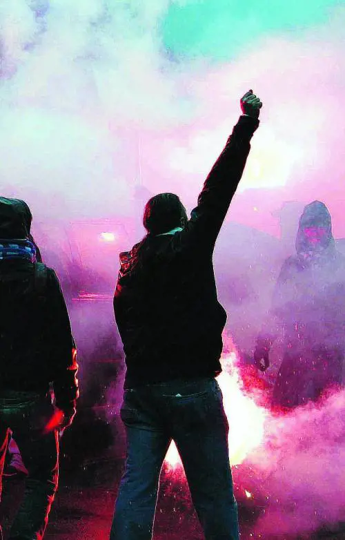 Genova adesso ha di nuovo paura: è rischio ultrà per il corteo del G8