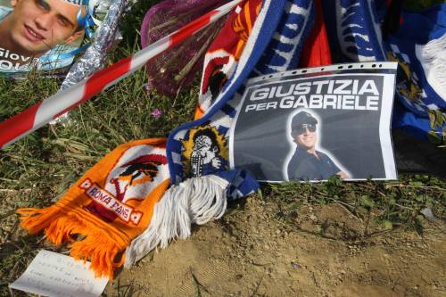 La marcia su Roma degli ultras 
"Alto rischio per i funerali del dj"