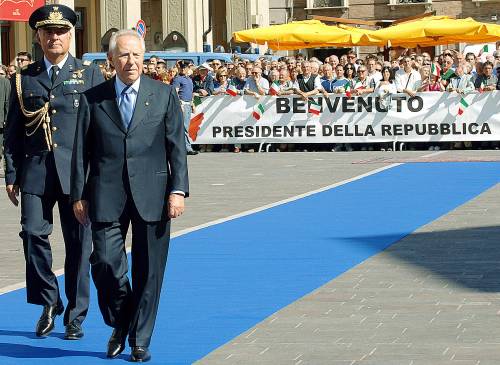 Dietrofront di Ciampi per salvare Romano