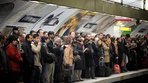 Francia, ferrovie in ginocchio:  
è il sesto giorno di scioperi