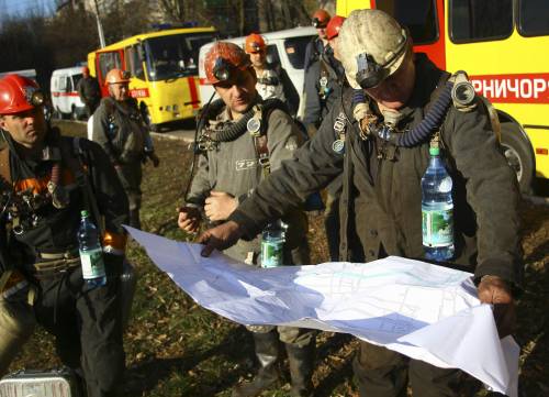 Ucraina, minatori in trappola. Recuperati 72 corpi 