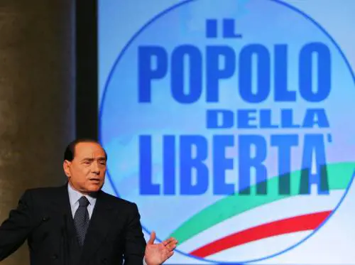 Berlusconi: "Il bipolarismo è finito 
Sono pronto a incontrare Veltroni"
