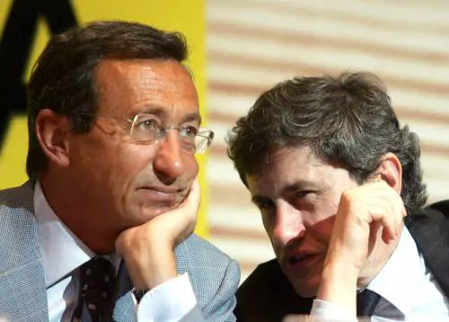 Fini sposta il tiro: "Ora non gettiamo benzina sul fuoro"