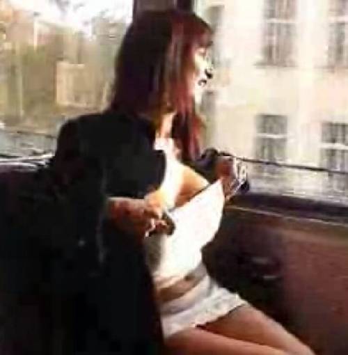 Pordenone, sospesa la prof 
a luci rosse del video online