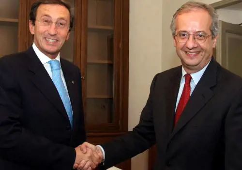 L’incontro tra Fini e Veltroni
riavvicina An al Cavaliere 