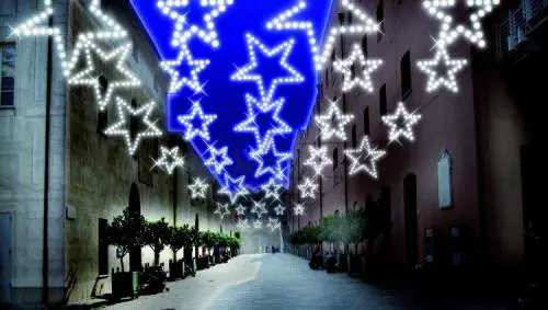 Cascata di luci al Porto Antico sul cioccolato e Babbo Natale