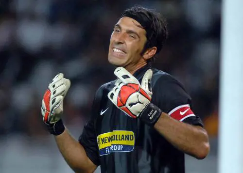 Buffon: "Tre squadre più forti di noi"