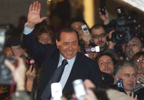 Pdl, Berlusconi torna in piazza con i gazebo