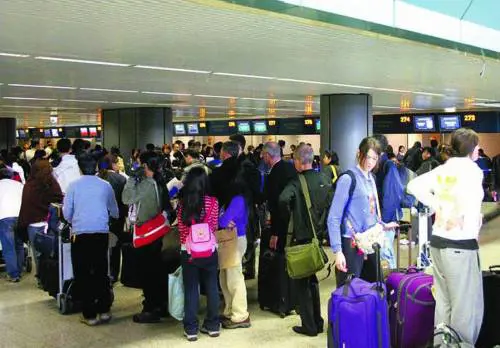 Cancellati quasi 270 voli allaeroporto di Fiumicino