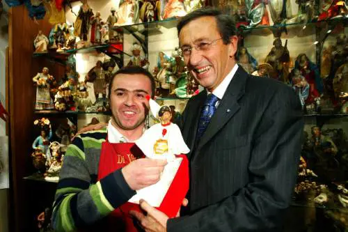 Fini: "L'unità non si costruisce per adesione"