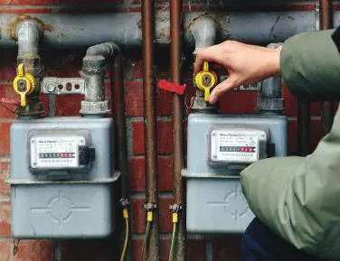 Anno nuovo, rincaro vecchio: 
torna la stangata su luce e gas