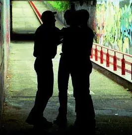 Banda di donne rapina ragazzino