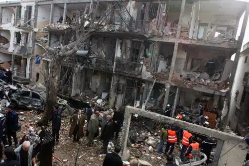 Algeri, attacco di Al Qaida 
i morti sono più di 60