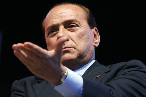 Berlusconi: "Falsità 
dei magistrati rossi" 
Un esposto al Csm