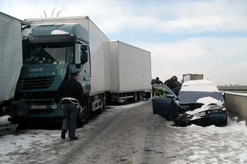 Calabria, nevica sulla A3: scatta il codice rosso