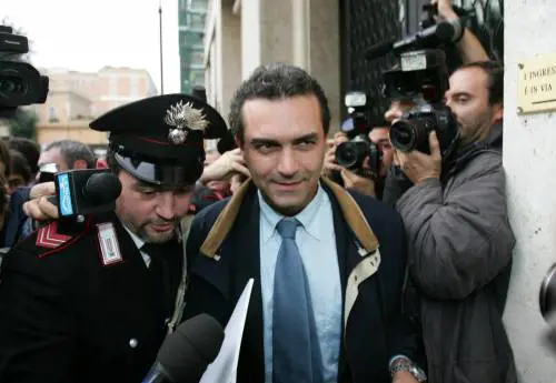 De Magistris, il Csm rinvia a gennaio  
la decisione sul trasferimento