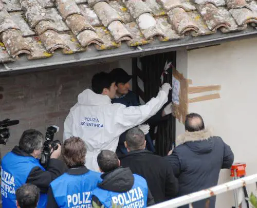 Meredith, la scientifica 
ancora nella casa del delitto