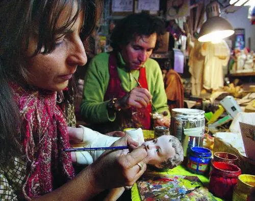 La bottega di via Certosa dovè Natale tutto lanno