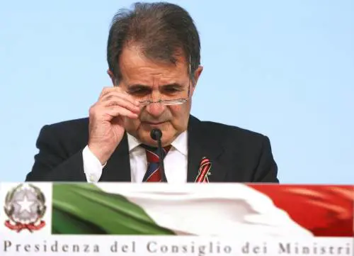 Governo, anche il Welfare è legge 
Berlusconi: "A gennaio Prodi a casa"