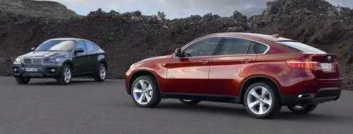 Bmw, test sulla neve e sciate con i campioni della Valanga Azzurra