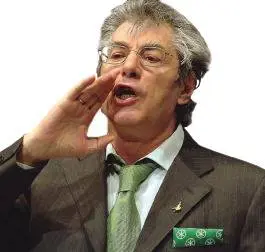 "La gente è arrabbiata, si va in piazza"