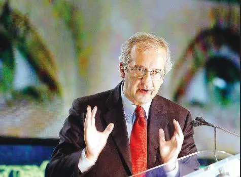 Riforme, Rifondazione 
abbatte Veltroni