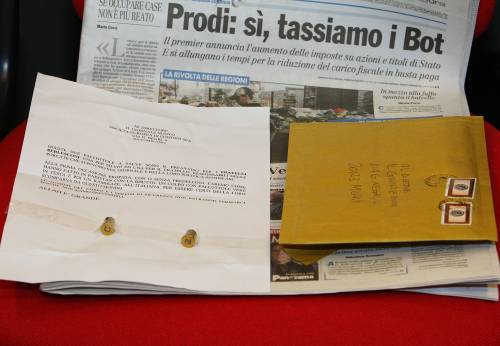 Pallottole e minacce  
al Giornale: "A morte  
i fratelli Berlusconi"