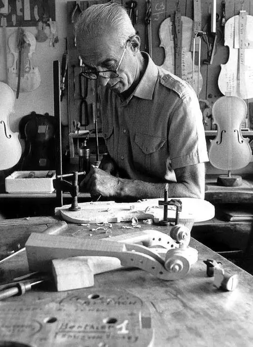 Nonno, figlia e nipote  e ununica passione: quella per il violino