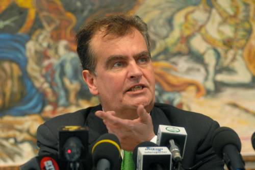 Calderoli: "Nessuna intesa all’orizzonte. Se la Consulta dice sì sarà  caos"