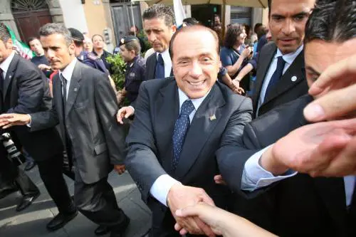 Riforme, il Cavaliere tira dritto:  
"Dialogo per il bipolarismo"