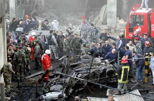 Beirut, bomba contro 
auto dell'ambasciata 
Usa: 4 morti, 18 feriti