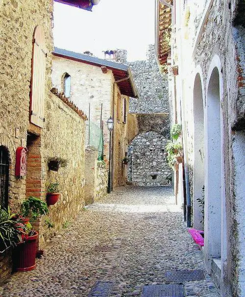 Alla scoperta dei borghi fortificati della Lombardia