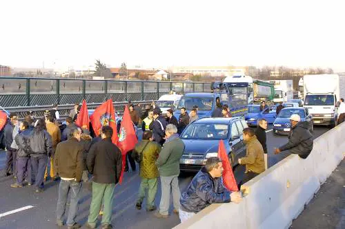 Metalmeccanici, proseguono i blocchi
