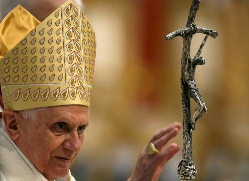 L'imprevedibile successo del papa timido
