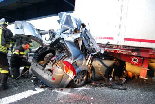 Morti sulla A14 tre soldati 
di ritorno dal Libano