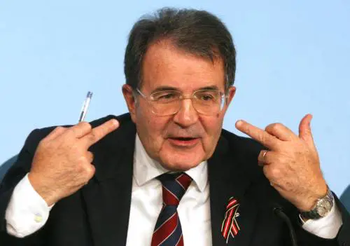 Prodi alla Camera: resa dei conti 
Berlusconi: al voto con la lista Pdl